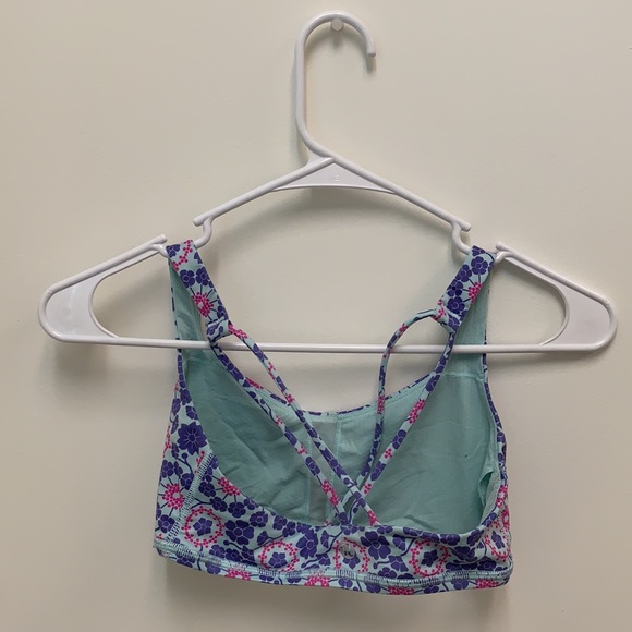 Lululemon Sports Bra Size 2 - Picture 2 of 3